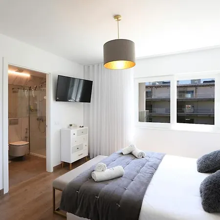 Pearl - In A Luxury Apartment *