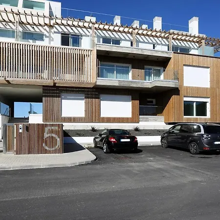 Pearl - In A Luxury Nazare