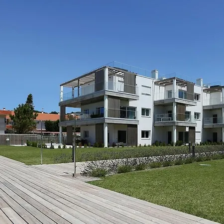 Pearl - In A Luxury Apartman